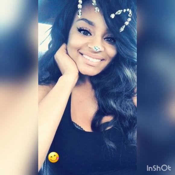 Meet your Posher, Raeia - Picture 1 of 1